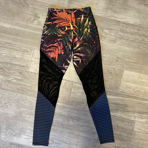 ONZIE high waisted mesh leggings S/M - Picture 2 of 5